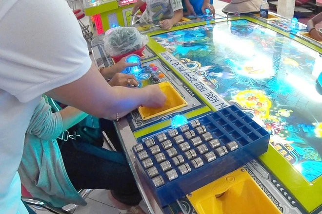 Quan sát đàn cá và chọn thời điểm bắn hợp lý giúp hạn chế lãng phí đạn.